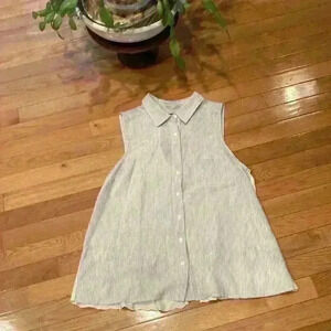 White Crow sleeveless button-down blouse